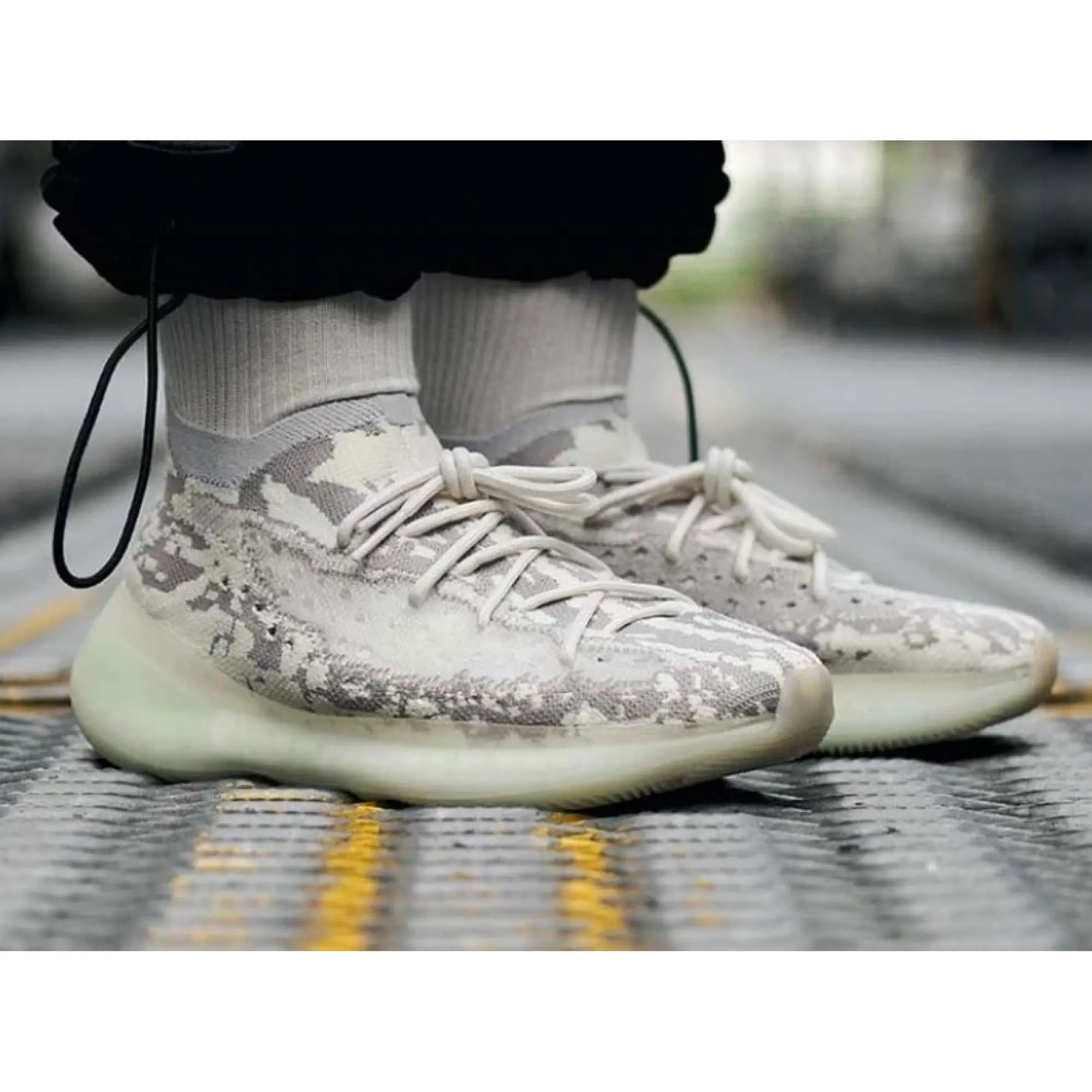 Adidas yeezy cheap 380 blanche