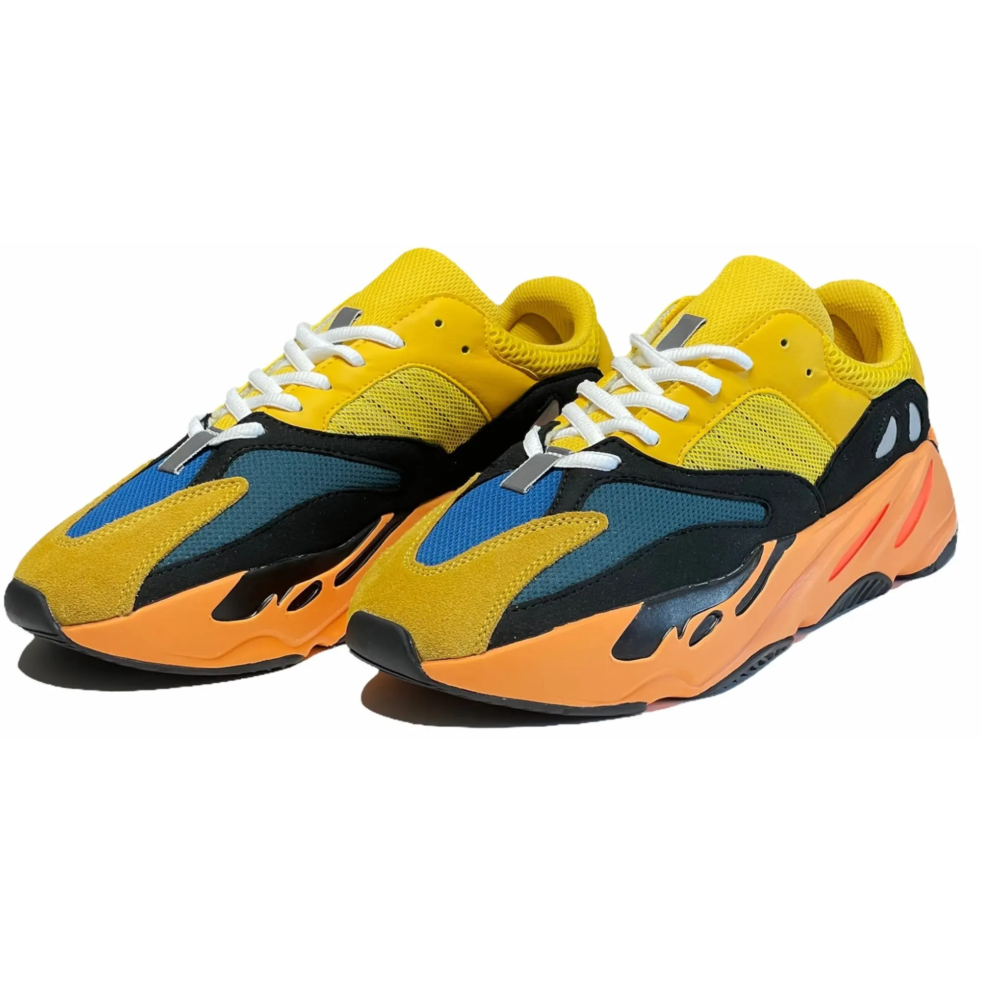 Adidas yeezy 700 punta dorata hotsell