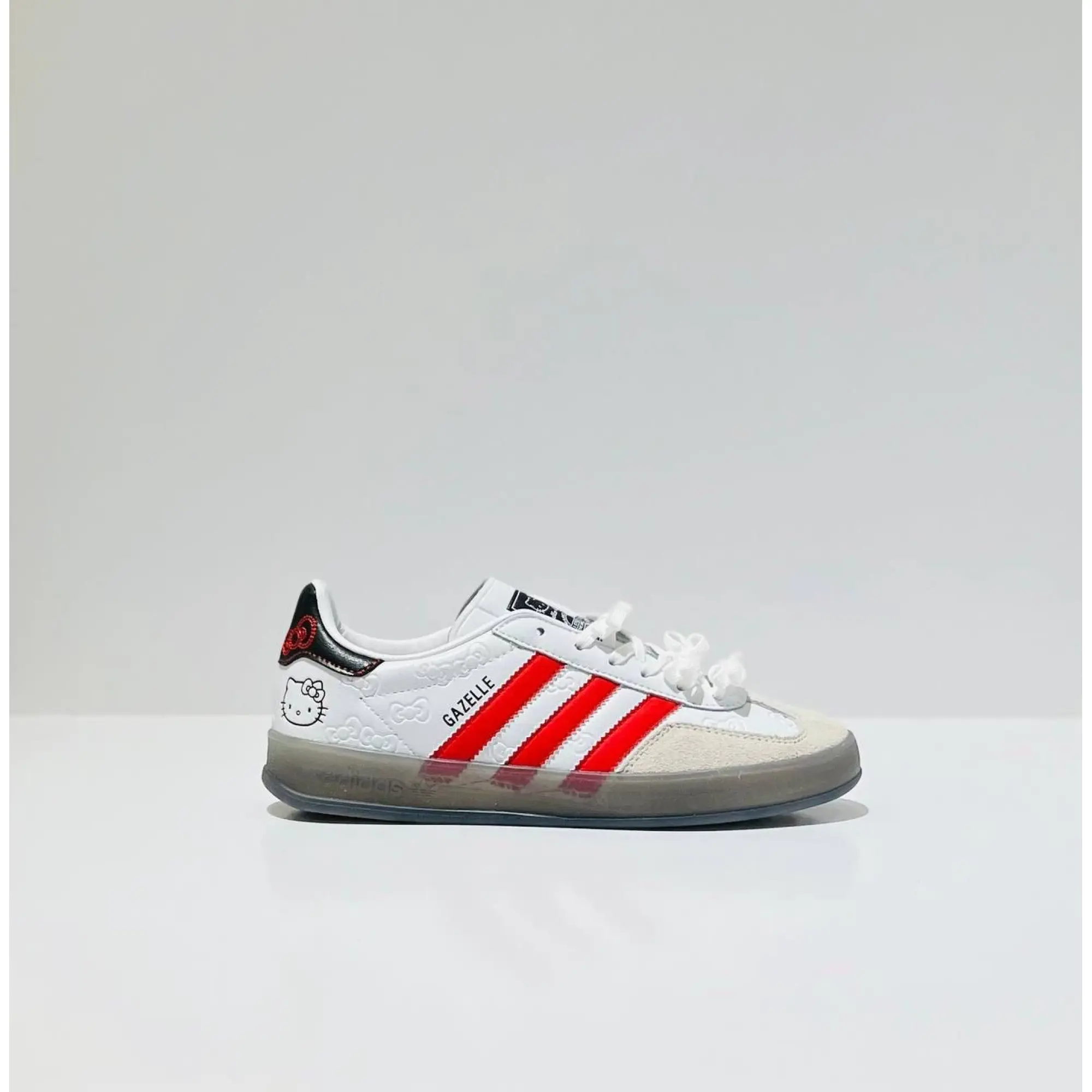 未使用レア ガゼル インドア × ハローキティアニバーサリー 23.5